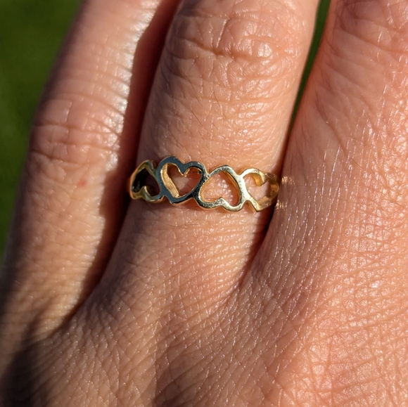 14K Solid Yellow Gold 4 Heart Ring Band - Picture 5 of 7